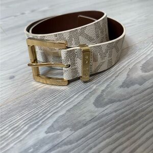 Micheal Kors Cream Belt with Gold Buckle